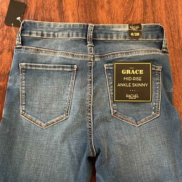 Jeans - Picture 7 of 8